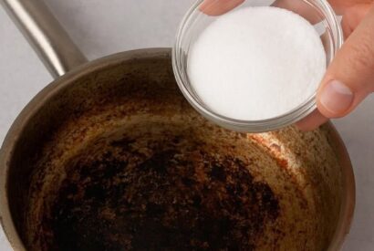 Thumbnail for The ingredient that immediately removes burns in pots and pans. It costs less than 1 euro